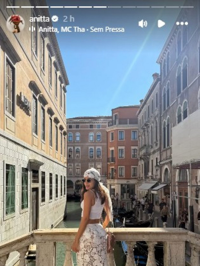 Anitta aproveitou passeio em Veneza, na It&aacute;lia