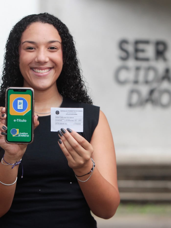 Maria Clara Dias dos Santos, 18 anos, est&aacute; ansiosa para votar pela primeira vez: 'Estou na idade de exercer o meu papel como cidad&atilde;', diz