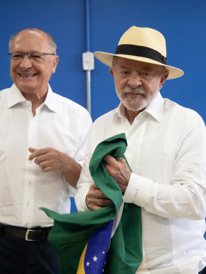 Geraldo Alckmin, vice na chapa, acompanhou Lula durante voto em S&atilde;o Bernardo do Campo, no ABC Paulista