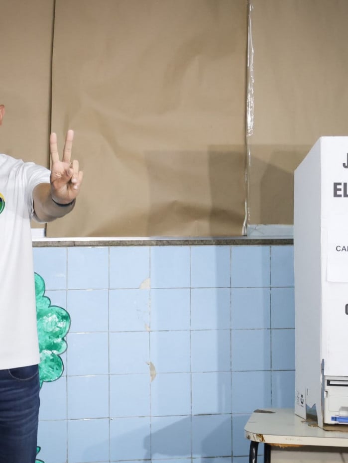 Douglas Ruas (PL) foi &agrave;s urnas em S&atilde;o Gon&ccedil;alo, neste domingo (4)