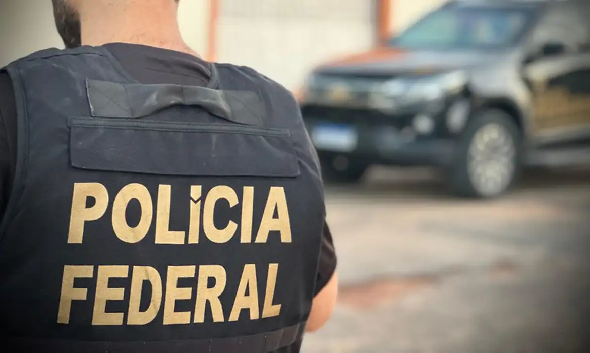 PF investiga uso de broches com c&acirc;mera para gravar votos

