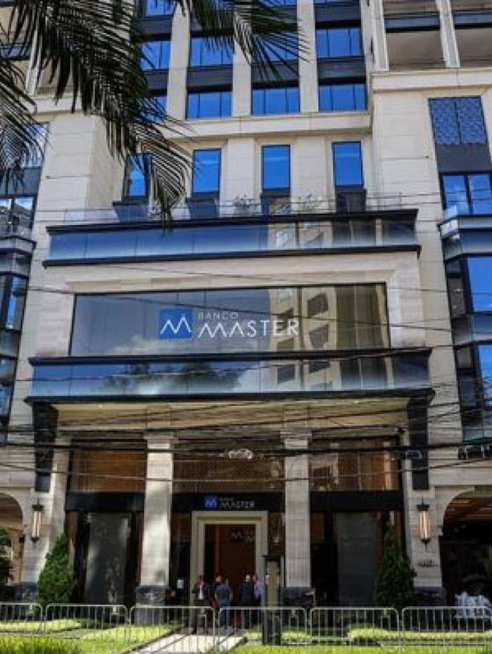 Fachada da sede do Banco Master