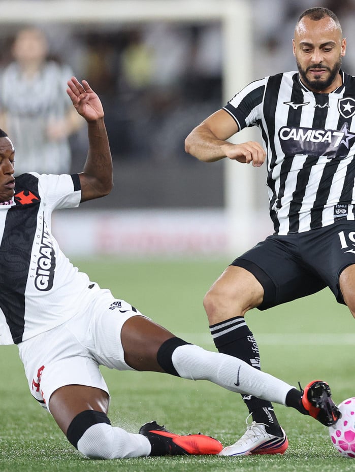 Robert Renan em a&ccedil;&atilde;o no cl&aacute;ssico entre Botafogo e Vasco, no Nilton Santos