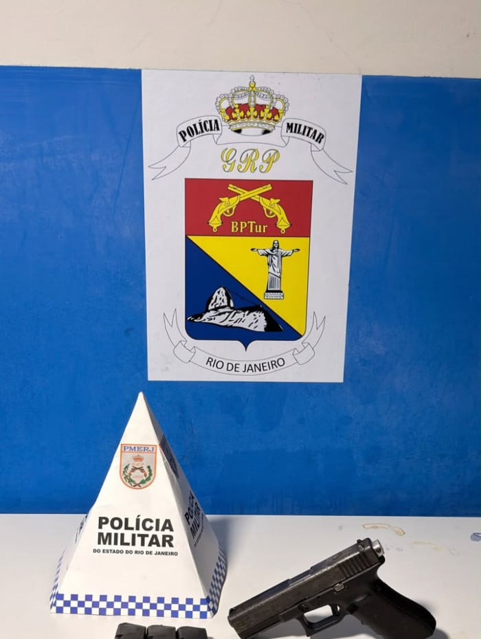 Objeto foi encontrado dentro de um travesseiro, que estava no interior de uma mala