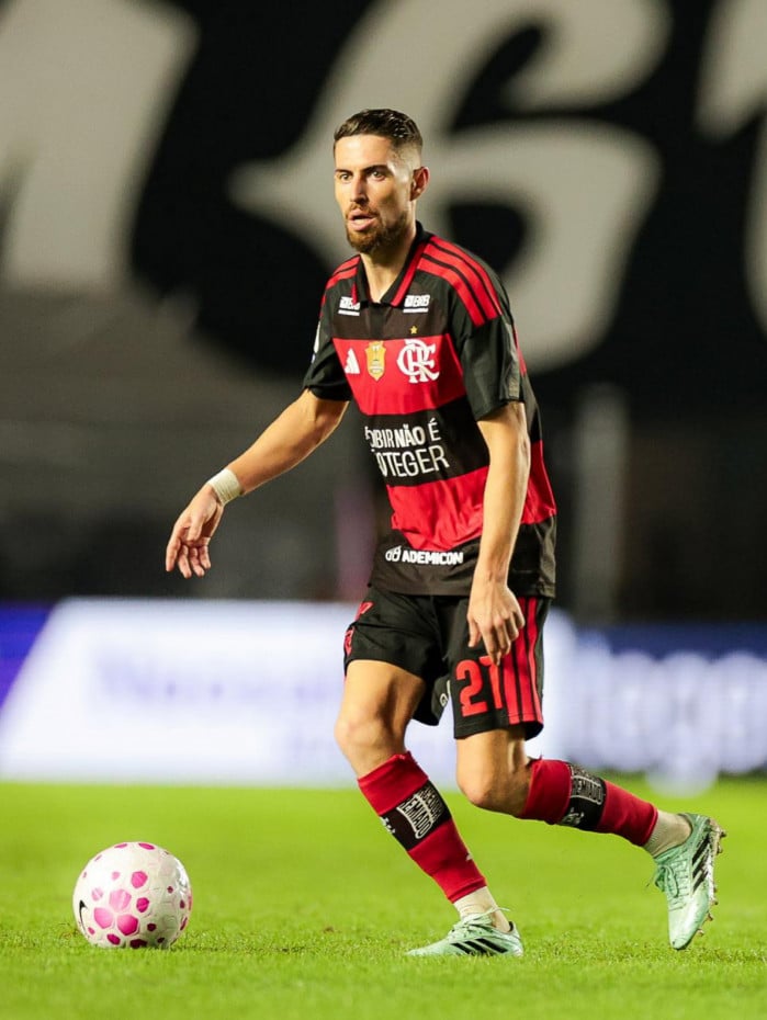 Jorginho foi expulso contra o Santos