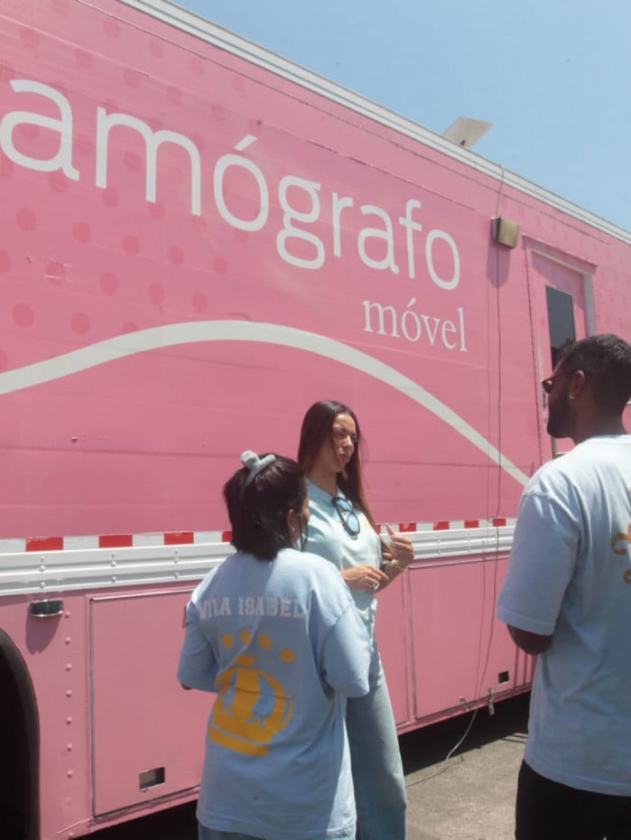 Mam&oacute;grafo m&oacute;vel ficou parado na Pra&ccedil;a Bar&atilde;o de Drumond, em Vila Isabel
