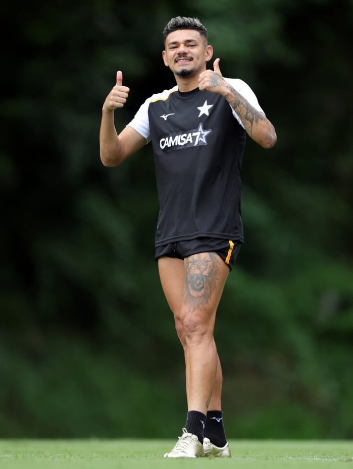 Tiquinho em treino do Botafogo

