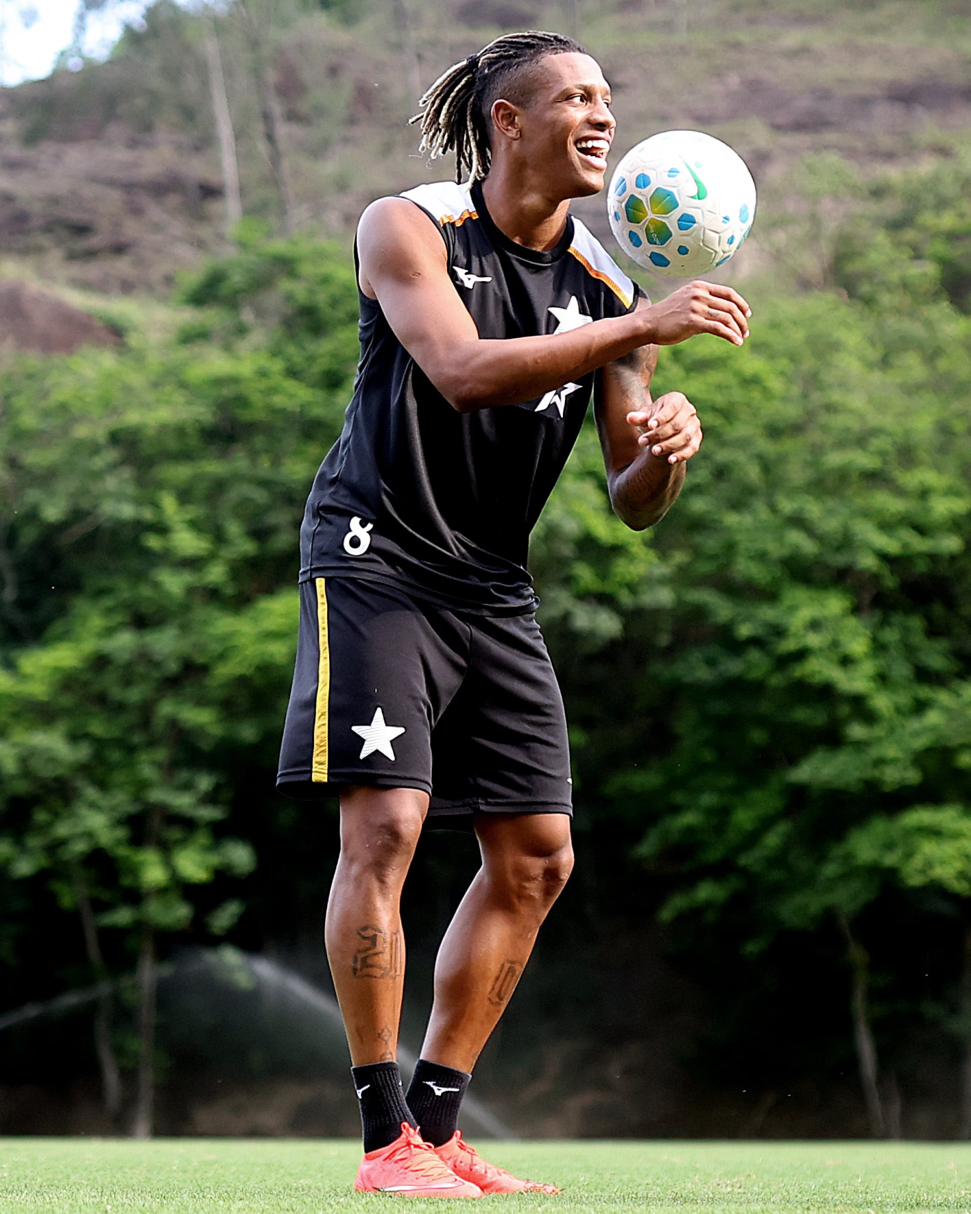 Danilo tenta voltar a ter grandes atuações sob comando de Tite