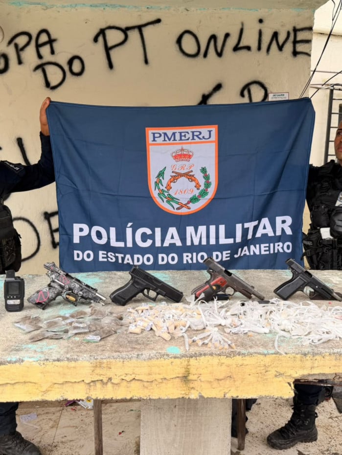 Material apreendido com os presos no Santo Cristo, em Niter&oacute;i