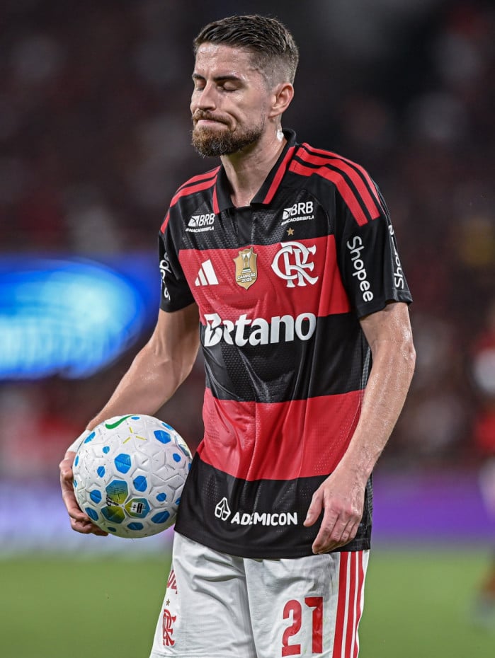 Jorginho, de 34 anos, &eacute; uma das refer&ecirc;ncias t&eacute;cnicas do Flamengo