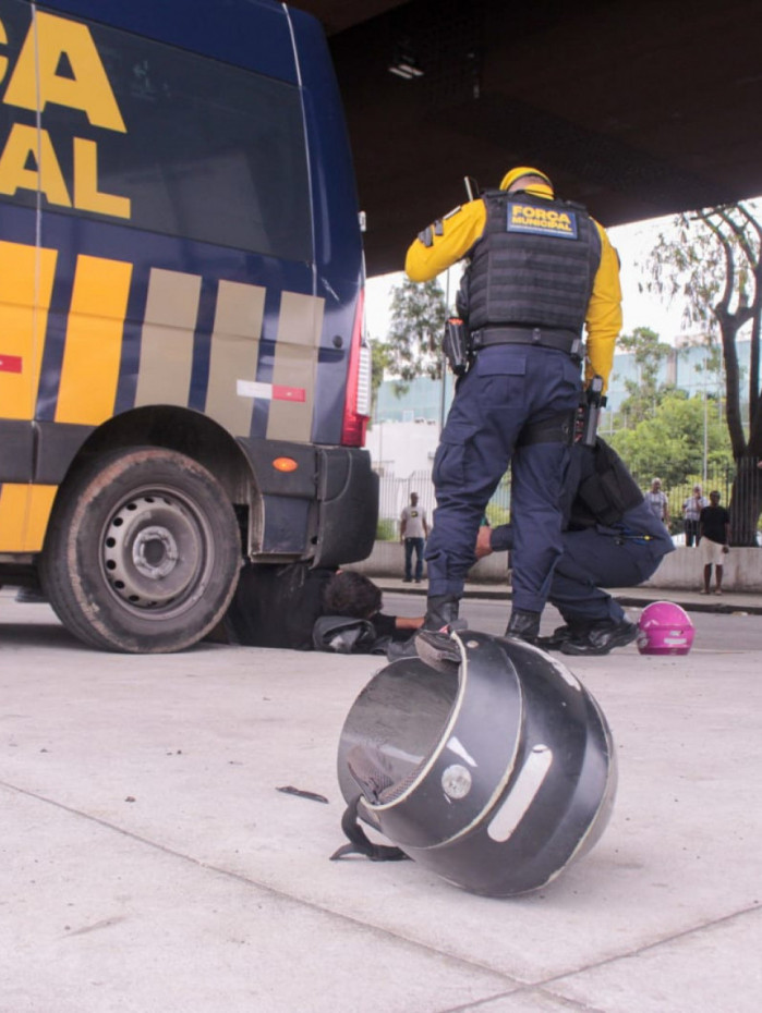 Corpo de Bombeiros e a For&ccedil;a Municipal est&atilde;o no local atendendo &agrave; ocorr&ecirc;ncia