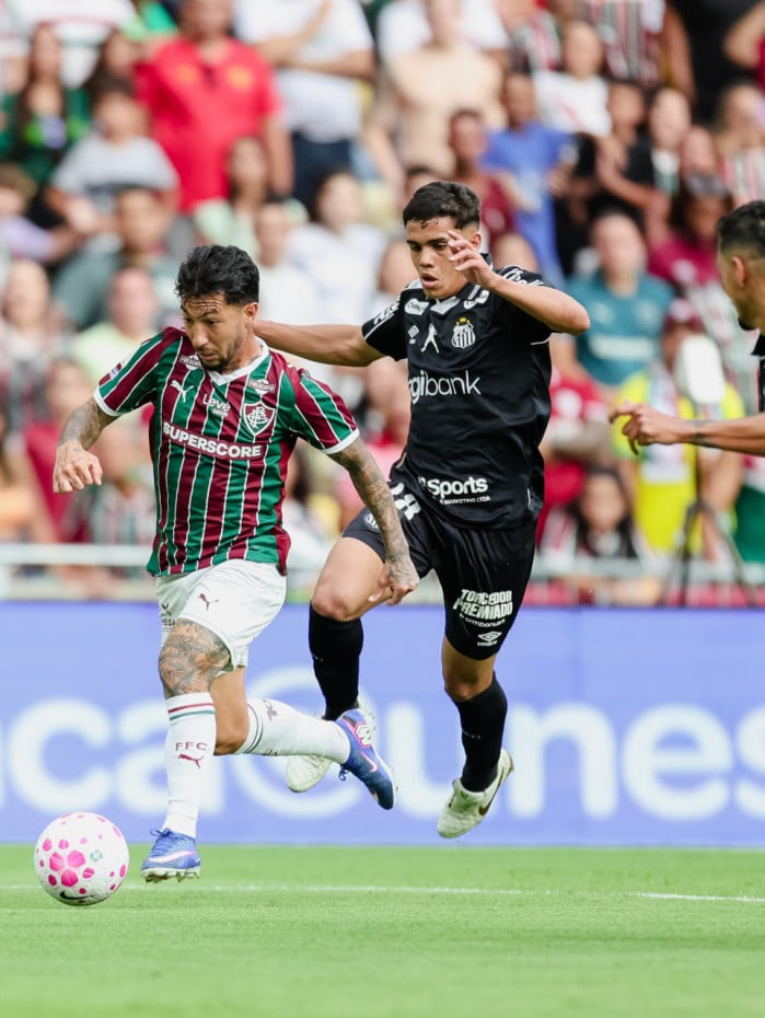Fluminense enfrentou o Santos, neste domingo (18), no Maracan&atilde;, pelo Brasileir&atilde;o