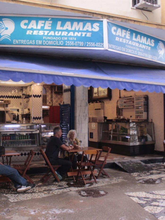 Caf&eacute; Lamas, no Flamengo, recebe clientes h&aacute; mais de 150 anos