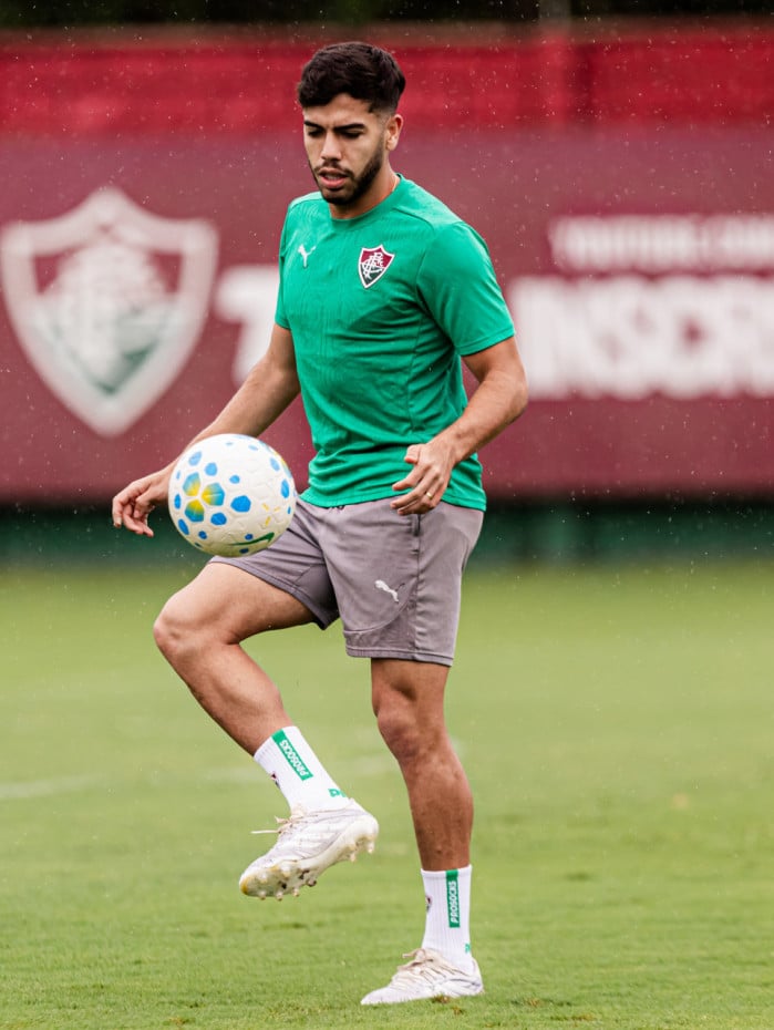 Nonato em treino do Fluminense