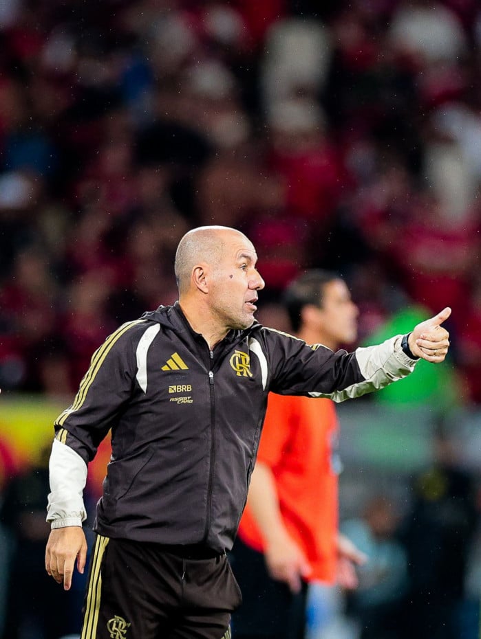 Leonardo Jardim teve mais uma decep&ccedil;&atilde;o pelo Flamengo em 2026, com queda na Libertadores