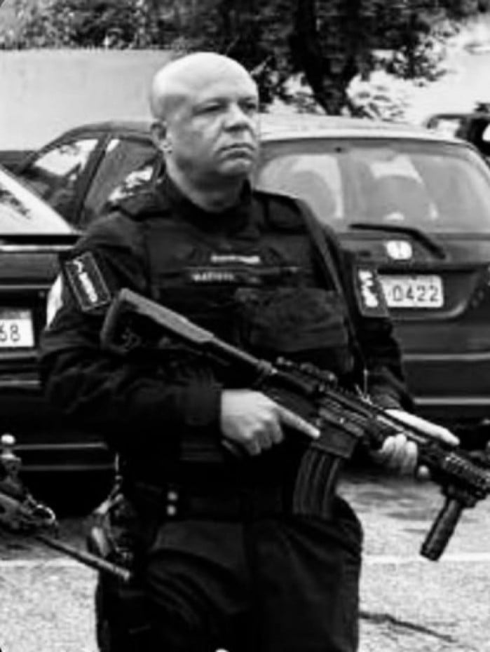 Charles Batista dos Santos passava pela Avenida Brasil quando foi atingido