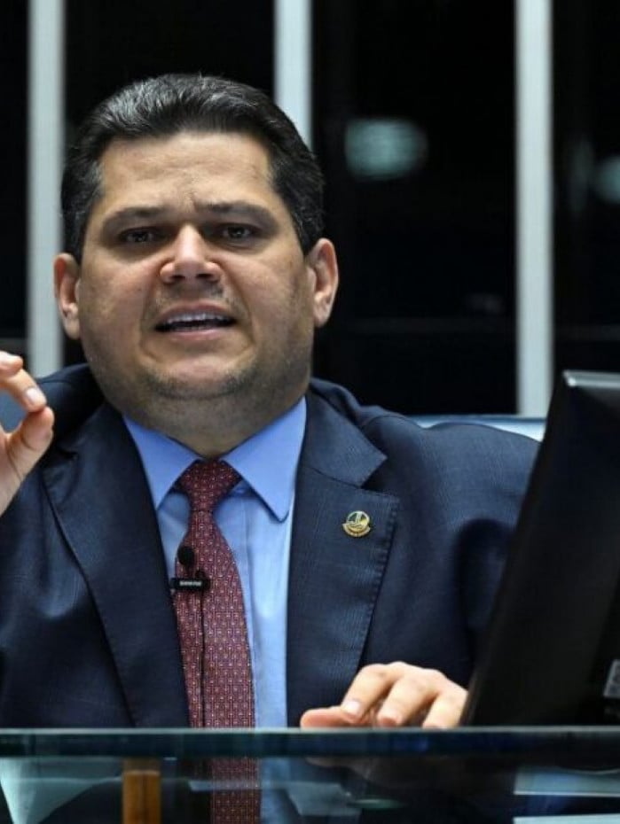 Alcolumbre relembrou que a maioria dos Estados elegeu seus governadores em primeiro turno