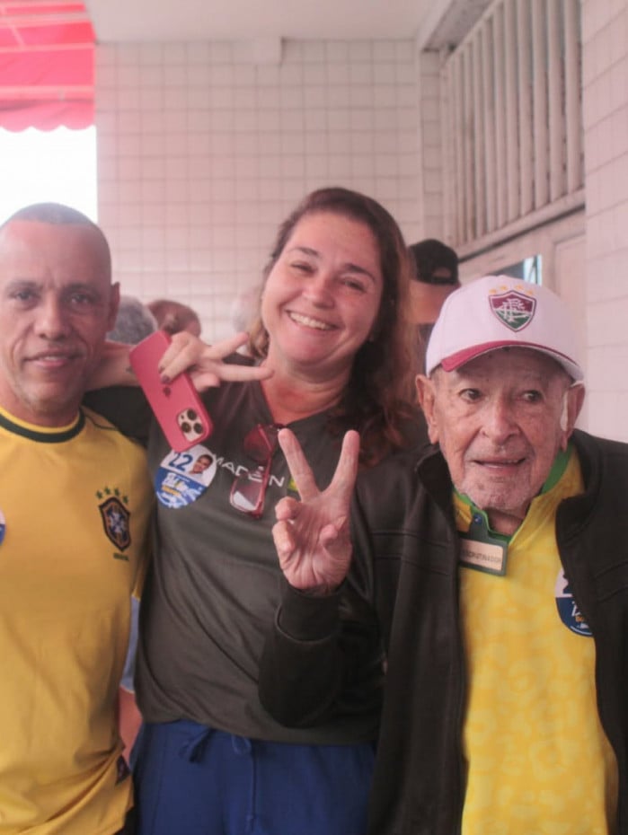 Patr&iacute;cia Lopes e o pai, Adalberto Oliveira, votaram em S&atilde;o Gon&ccedil;alo