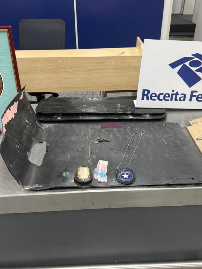 Receita Federal e Pol&iacute;cia Federal apreenderam 8,16 kg de coca&iacute;na escondidos na estrutura de uma mala 