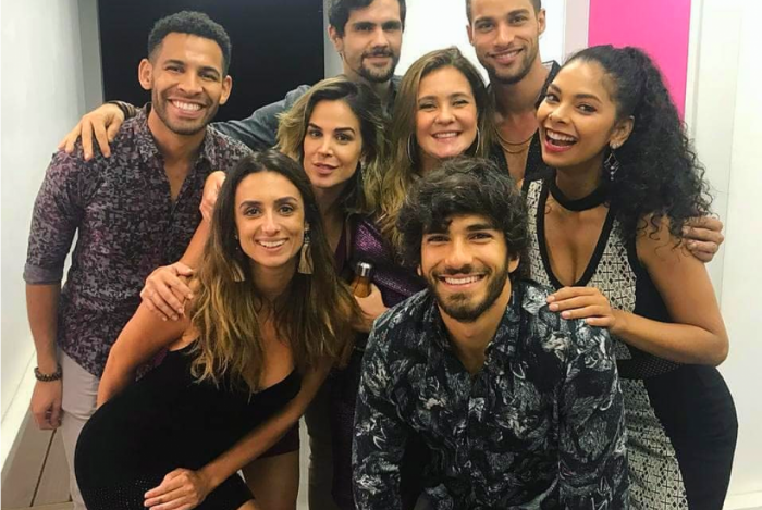 Elenco de Segundo Sol se diverte em bastidores