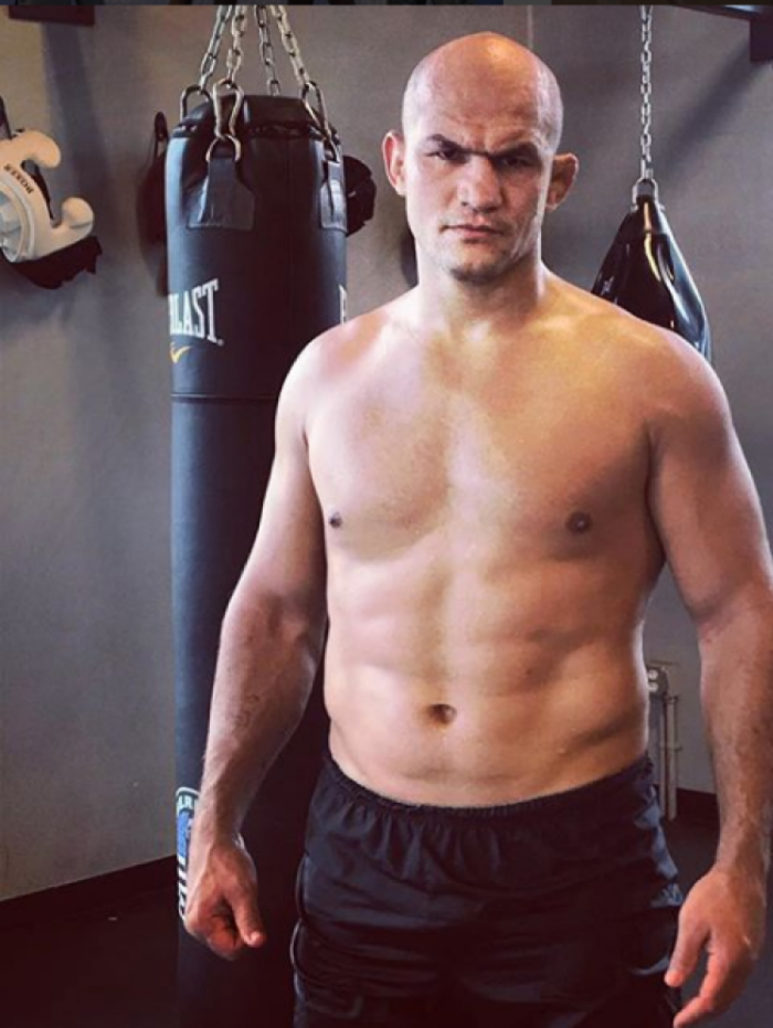 Junior Cigano estrelou a luta principal do evento na Austrália