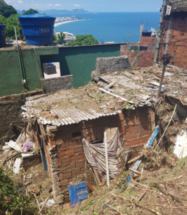 Moradores do Vidigal est&atilde;o sem luz, sem &aacute;gua e desabrigados.