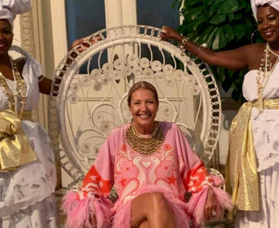 Donata Meirelles comemorou seu anivers&aacute;rio com tema pol&ecirc;mico