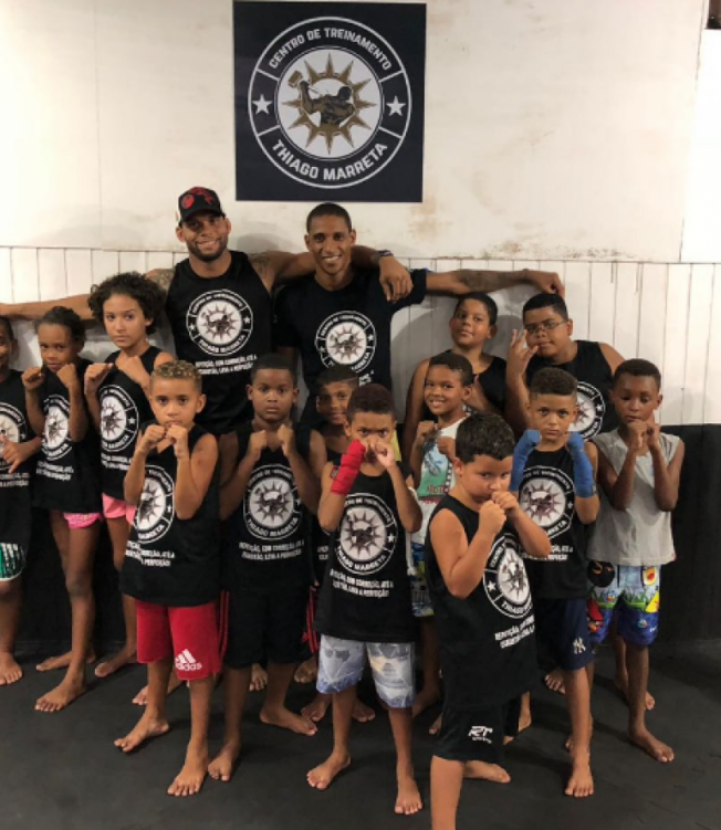 Thiago Marreta criou um projeto social voltado para cerca de 200 crianças e adolescentes na Cidade de Deus