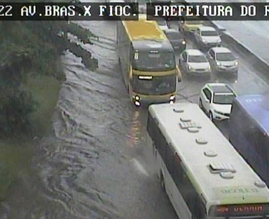 Alagamento na Avenida Brasil 