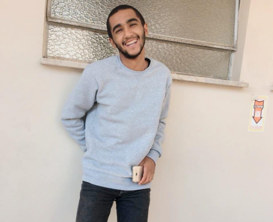 Maycon Perez foi baleado mesmo entregando o celular para os criminosos