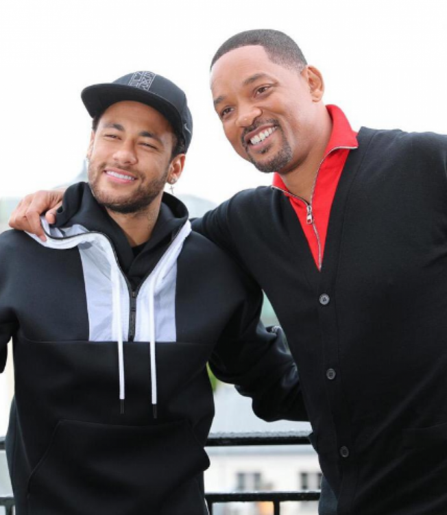Neymar recebe visita surpresa de Will Smith 