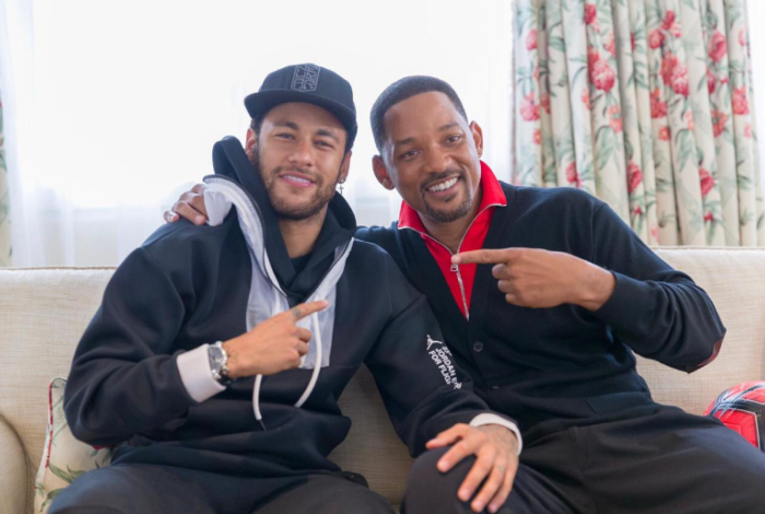 Neymar recebe visita surpresa de Will Smith 
