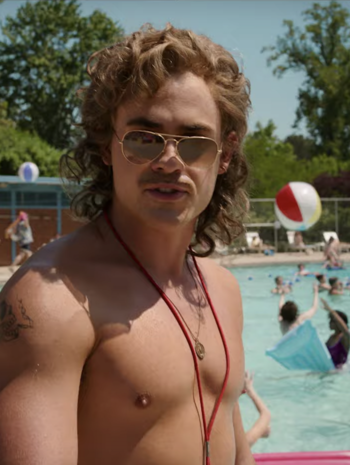 Billy &eacute; um salva-vidas que arranca suspiros das mulheres na terceira temporada de 'Stranger Things'