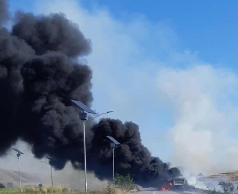 Acidente no Arco Metropolitano na BR 493, no KM 103, em Seropédica 