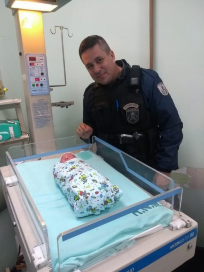 Policial auxiliou no parte de mulher na Zona Norte 