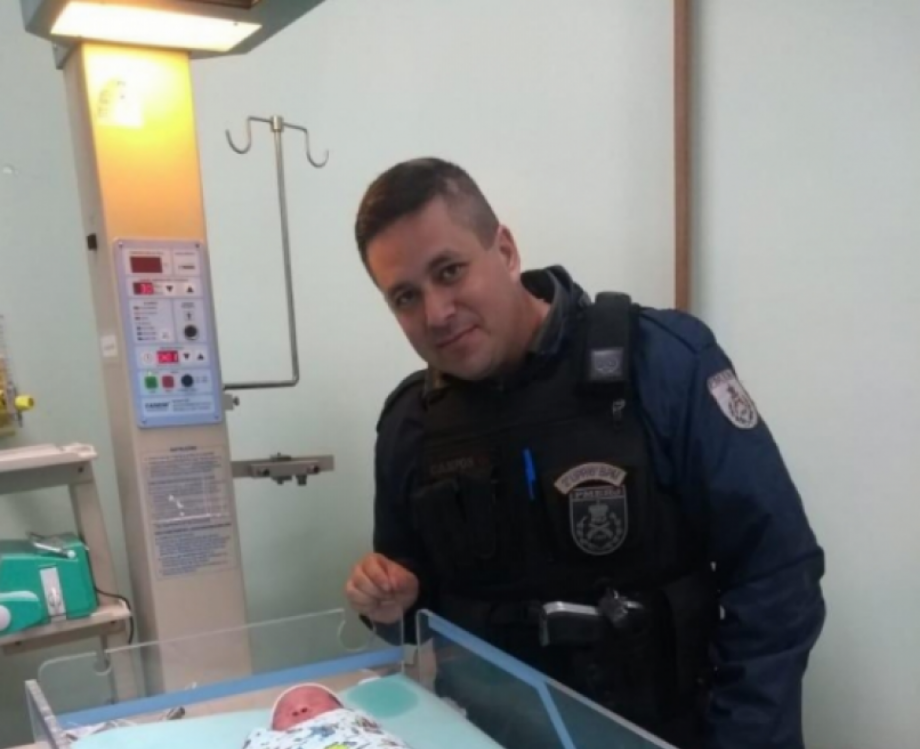 Policial auxiliou no parte de mulher na Zona Norte 