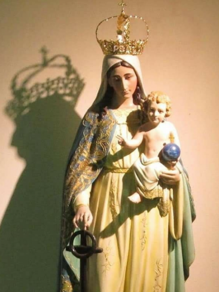 Coroa de santa é furtada em paróquia da Rocinha