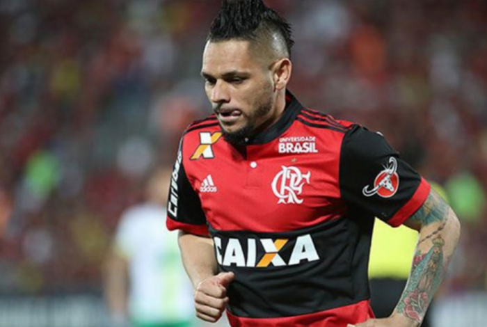 Após quatro anos e meio, Pará encerra seu ciclo com a camisa do Flamengo 