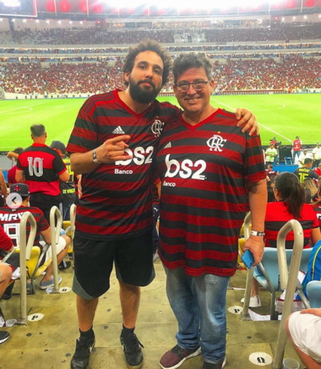 Murilo Couto (esquerda) com o pai no Maracanã - REPRODUÇÃO INSTAGRAM