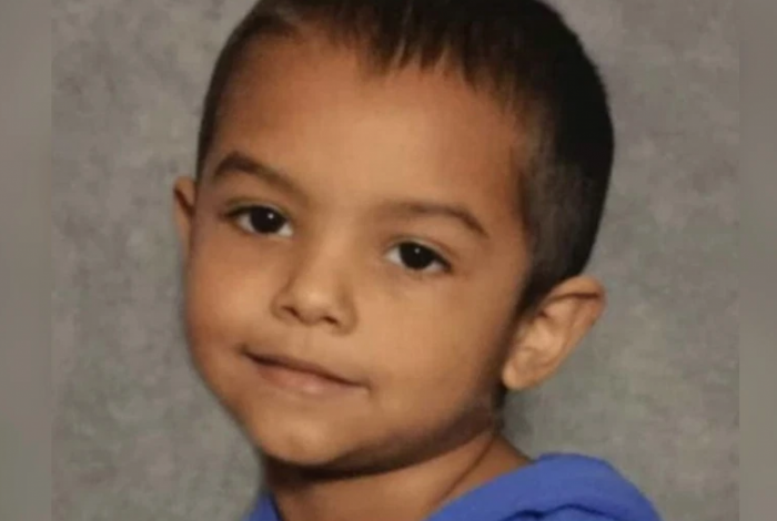Deshaun Martinez, morto aos 6 anos após ser castigado pelos pais