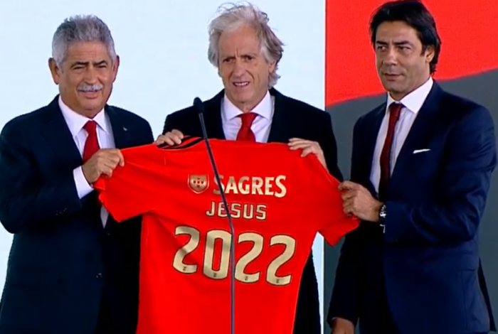 Jorge Jesus foi apresentado no Benfica