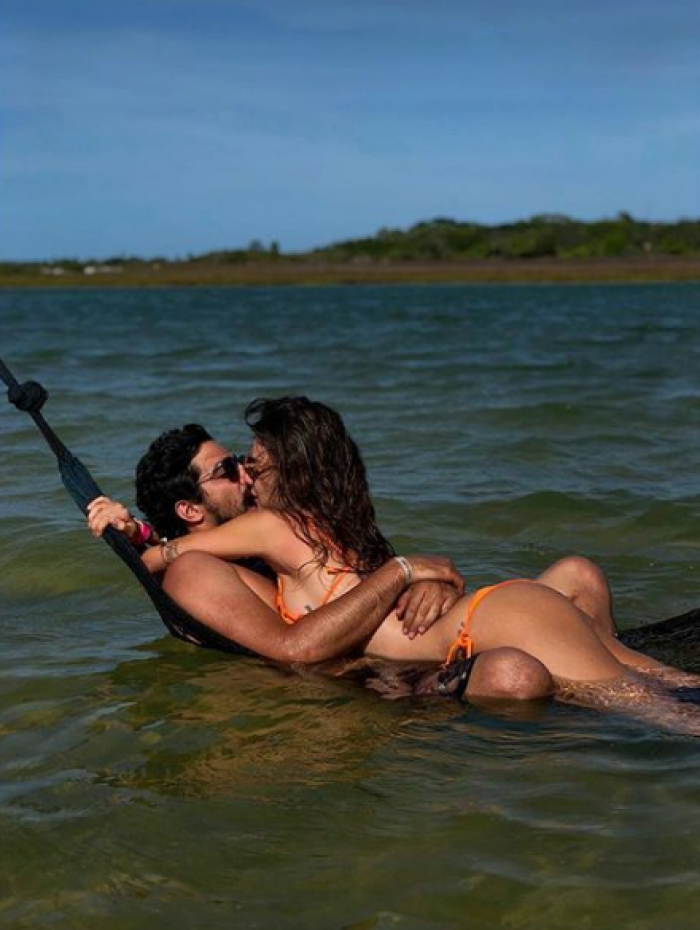 Thaila Ayala e Renato Góes curtem férias em Jericoacoara com clima de romance
