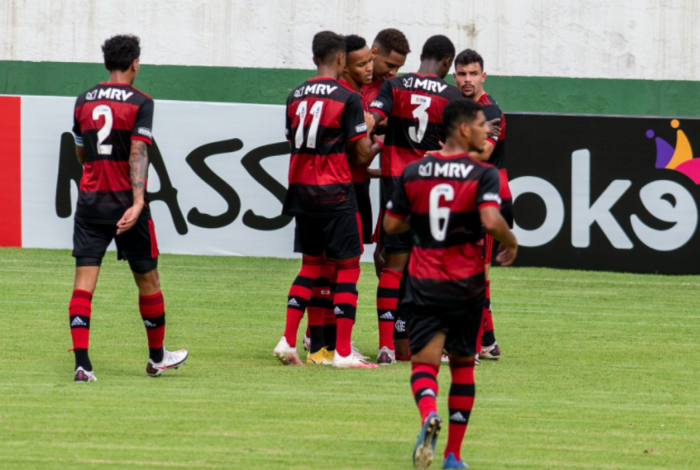 Flamengo x Vasco foi interrompido por condições climáticas ruins